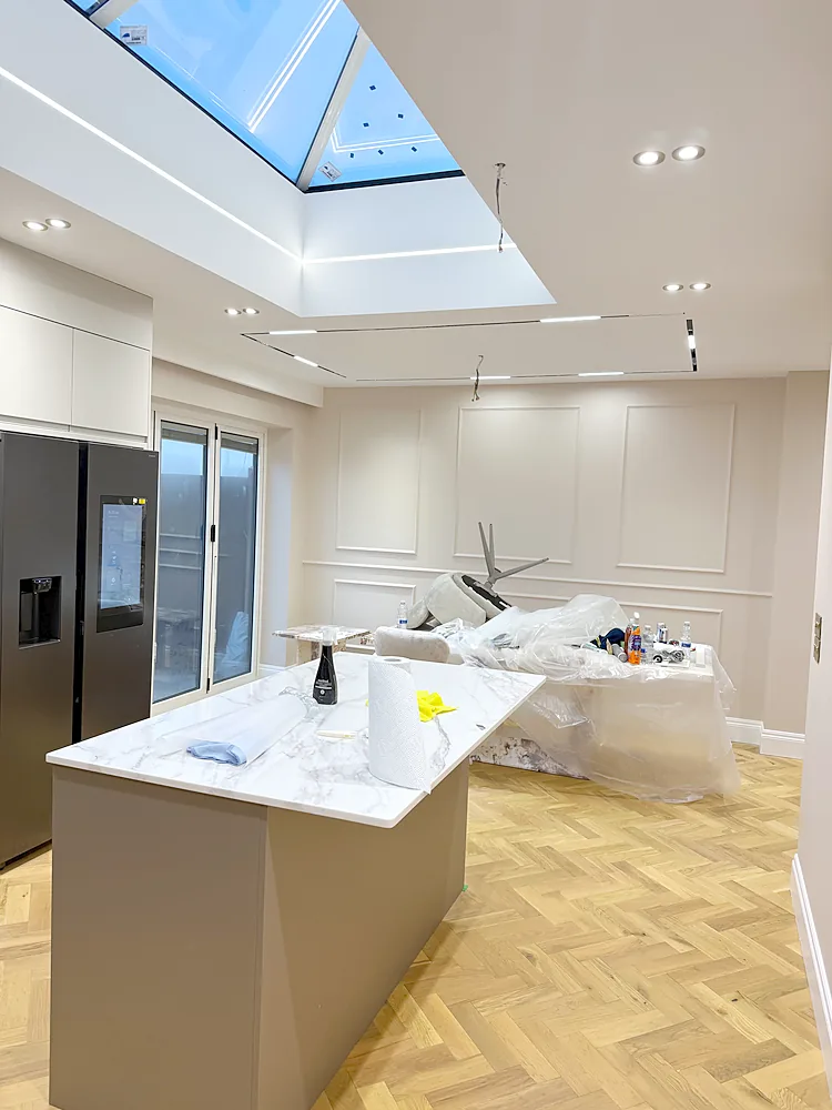 Kitchen island marble worktop roof lantern